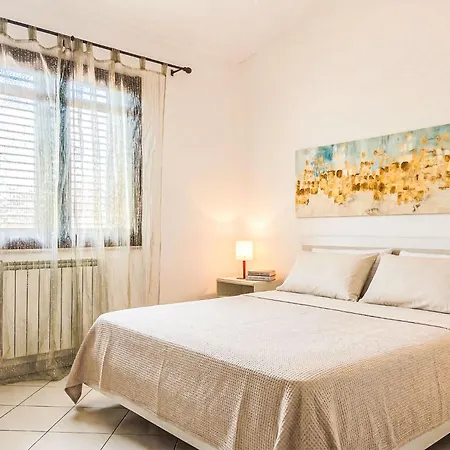 Papaia By Interhome